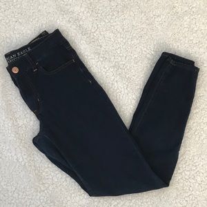 AMERICAN EAGLE OUTFITTERS SKINNY JEANS